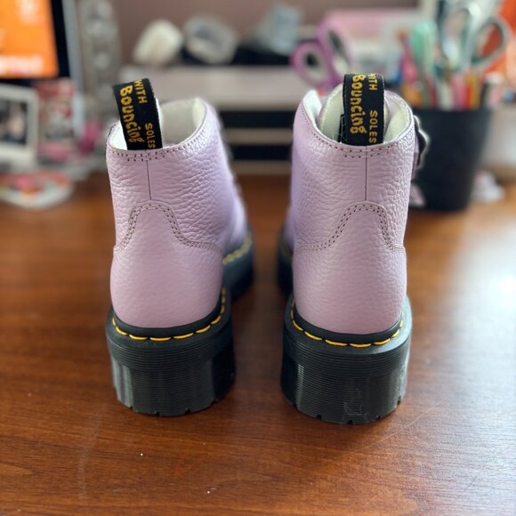 NEVER WORN: Dr. Martens Lilac Boots-Size US7 - Picture 5 of 5